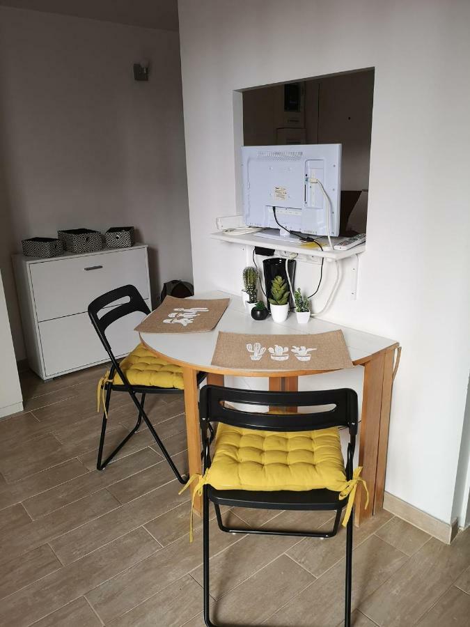 Charming Studio - Heart Of The City / Downtown Фонтенбло Екстериор снимка